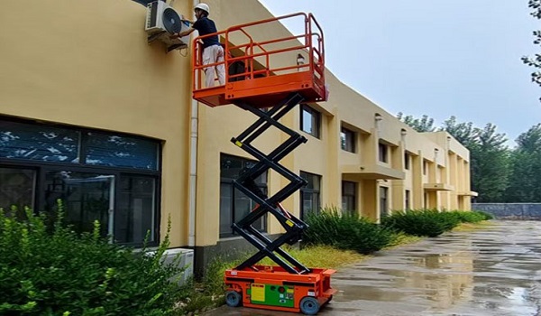 Good News! Our Self-propelled Scissor Lift Has Received High Praise from Nigerian Customers