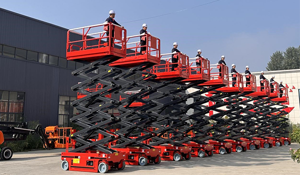 Boomstar Self-Propelled Scissor Lift