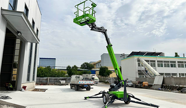 Custom Fold Arm Wrecker Truck Delivered to German Road Rescue Company